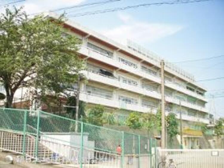 周辺 善部小学校270ｍ