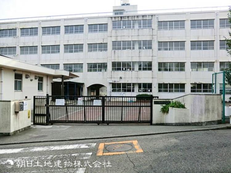 周辺 南希望が丘中学校270ｍ