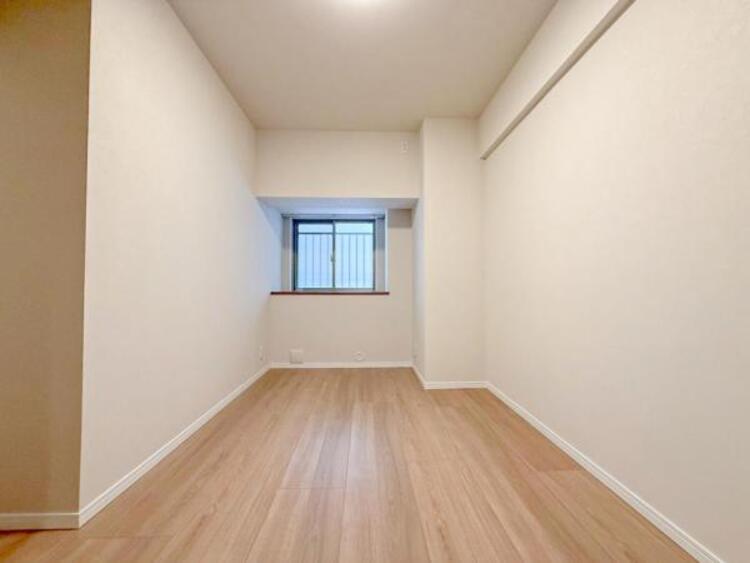 内装 自分の時間を充実させながら心豊かにできるプライベート空間！！穏やかな寛ぎを届ける仕様のゆとりある居室。個室のお部屋が欲しいという要望に応える設計で、過ごす時間が長くてもゆったり落ち着いて過ごせそう！！ 