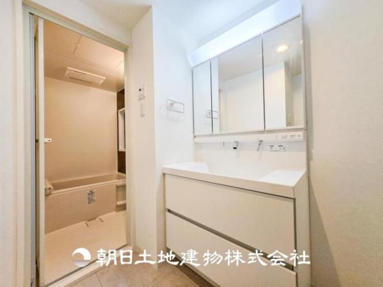 洗面 【洗面化粧台】慌ただしい1日が始まり、充実した1日の終わりを締めくくる洗面所。