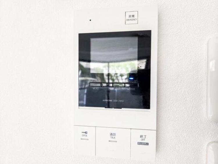 その他 【防犯設備】TVモニター付きインターホンは訪問者のお顔を確認出来安心な機能です！