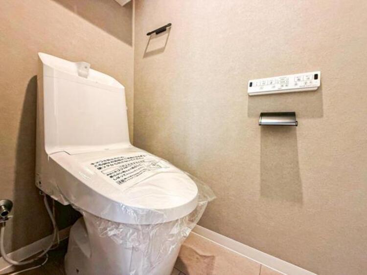 トイレ 【トイレ】ウォシュレット、保温機能付き便座など充実の設備です　お掃除がしやすくストレスフリー！！ 