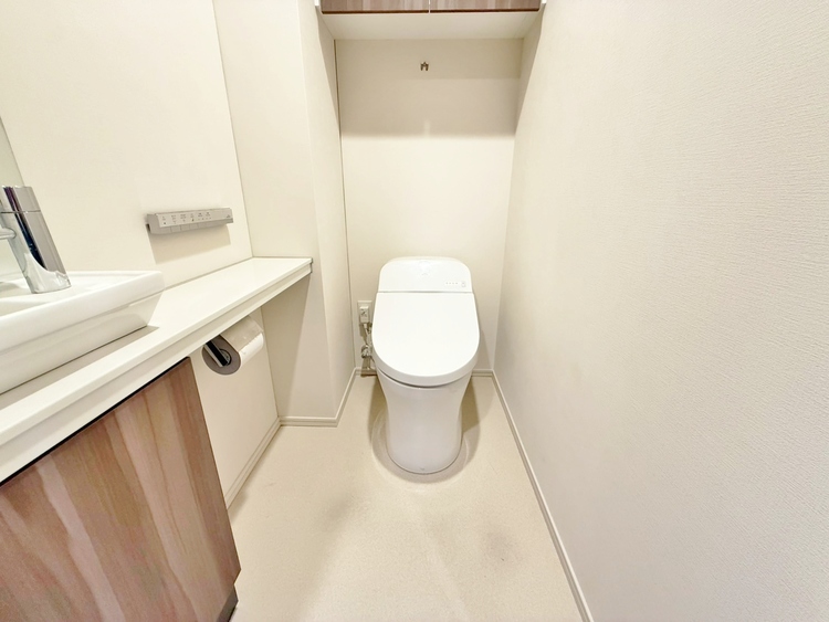 トイレ 暮らしの中のさりげないひとときの快適さにも、こだわりを、持って設備を配しております。