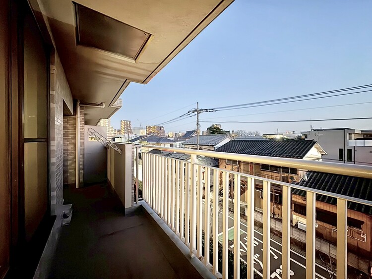 バルコニー 暮らしの中で、光と風を演出してくれるバルコニー。