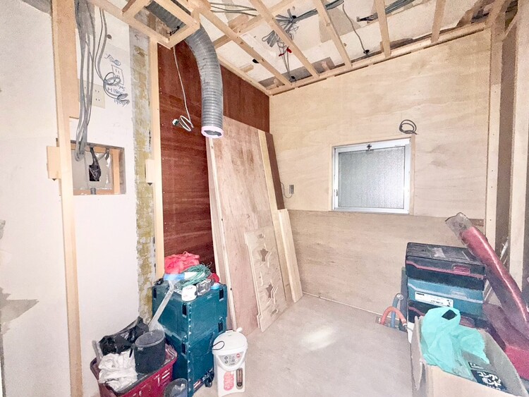 その他 十分な広さの脱衣所。