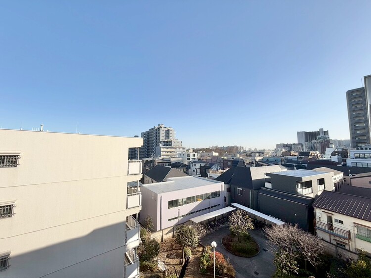 その他 眺望や窓からの景色が良いと、家で過ごす時間も快適です。