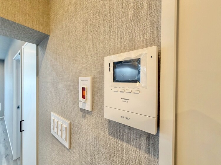 その他 誰が来てもわかる様にモニター付きインターホンを設置。