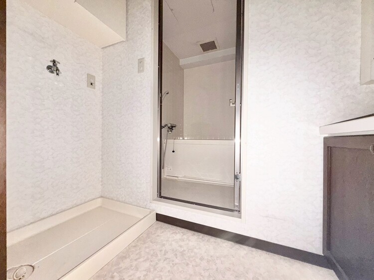 その他 十分な広さの脱衣所。