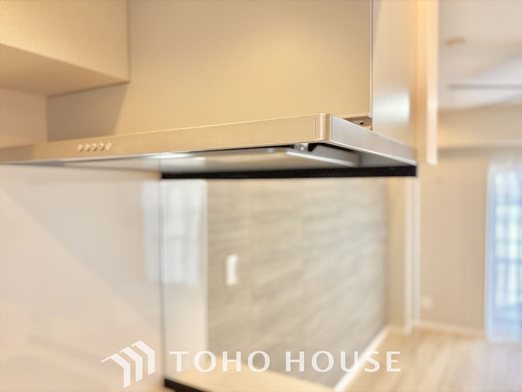 キッチン 無駄を削ぎ落としたミニマルなデザインが、空間に静謐な美しさをもたらします。研ぎ澄まされた感性を満たす場所です。