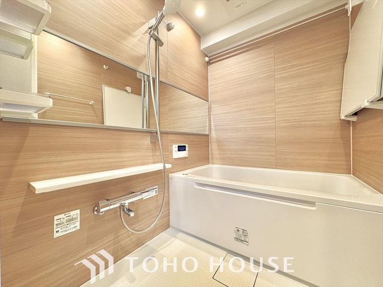 風呂 浴室は一日の疲れを癒す特別な空間。清潔感と快適性で心身ともにリフレッシュできます。