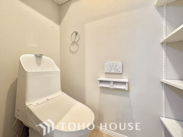 トイレ 清潔感あふれる快適なトイレ。毎日を心地よく過ごせるおすすめポイントです。