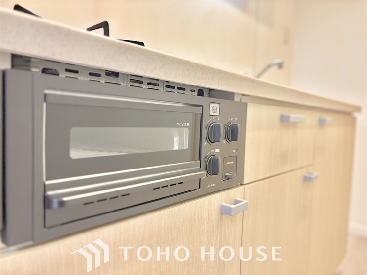 キッチン 無駄を削ぎ落としたミニマルなデザインが、空間に静謐な美しさをもたらします。研ぎ澄まされた感性を満たす場所です。