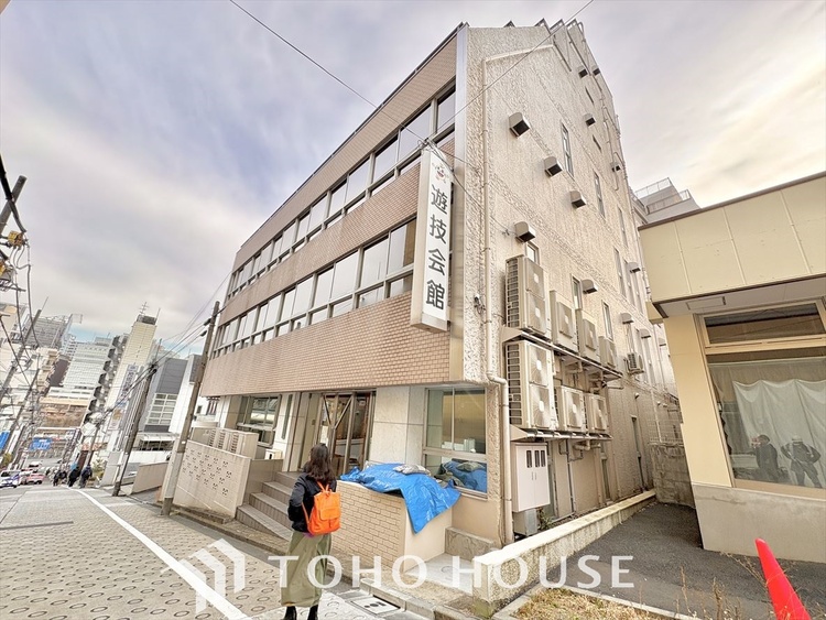 外観 叶えたかったのは落ち着きのあるナチュラルな風合い、そして開放感があるリビング。優雅な気分に浸れる幸せな時間を家族が自然と集まりたくなるこの空間で。