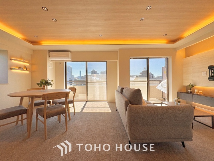 内装 明るいリビングこそ居心地のいい暮らしが待っているのだと思う。