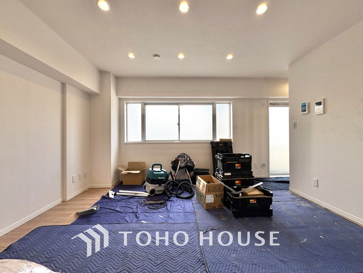 内装 ◆瀟洒な空間◆落ち着きのある彩が見事に調和させた瀟洒な空間を演出。ここに集まる家族の会話と笑顔が絶え間なく続く幸せな空間。