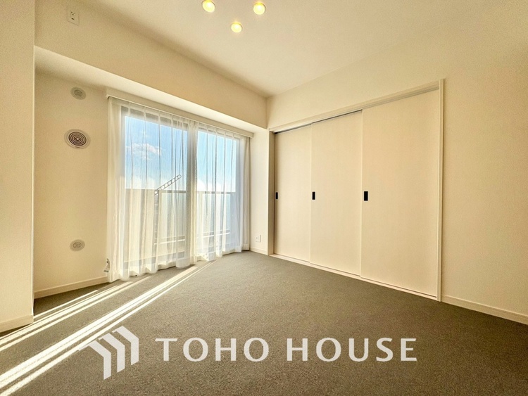 内装 【LIVING】◆陽光◆が差し込む。この開放的なLDKに家族の笑顔が集う。家族が一緒に過ごす空間は明るく、そして居心地よく。