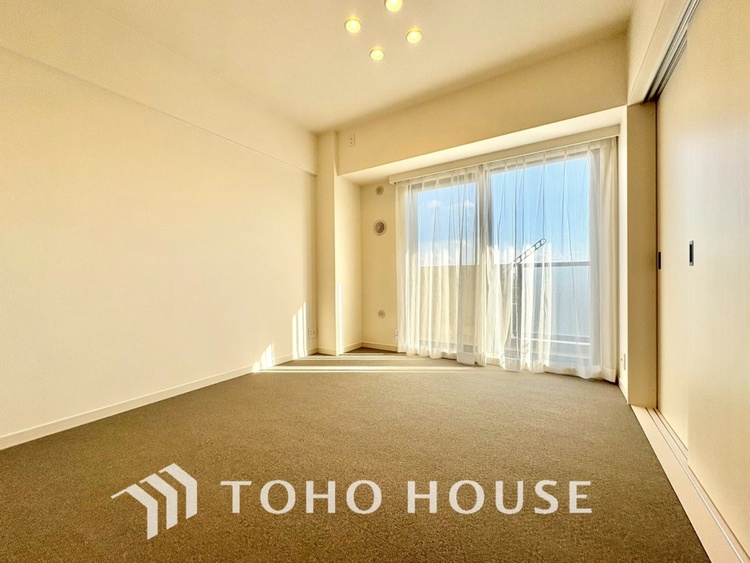 内装 【LIVING】◆扉を◆開くとこの景色。家族の”おかえり”の声が聞こえてきそう。