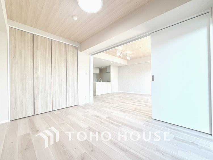 内装 【PRIVATE ROOM】◆快適◆な暮らしに不可欠な収納スペース。快適さとともに思い出も詰まっていく。