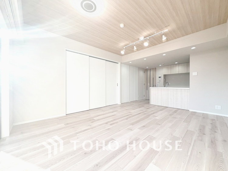 内装 【LIVING】◆Sunshine◆光が燦々と入り、いるだけで気持ちいい。「開放的でゆとりあるお部屋です。」