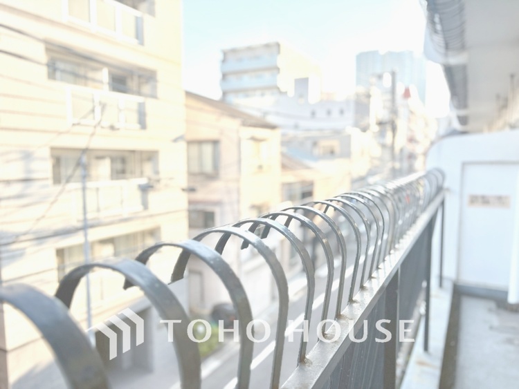 その他 【BALCONY】◆BLUE SKY◆自然の心地よさに包まれる。大開口の外に広がるのは爽やかな青空。