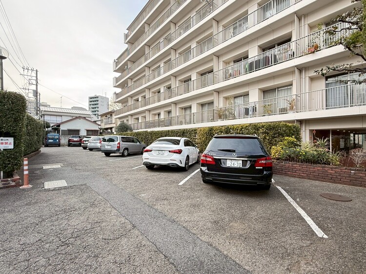 その他 駐車スペースが嬉しいですね。※空き状況は都度ご確認下さい。