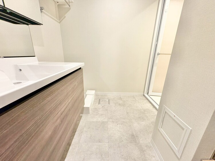 その他 十分な広さの脱衣所。