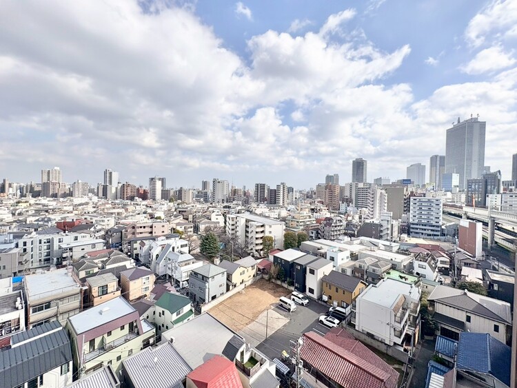 その他 眺望や窓からの景色が良いと、家で過ごす時間も快適です。