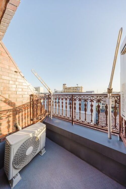 バルコニー 【バルコニー】陽当たりの良い南向きバルコニー洗濯物を干すことができます。