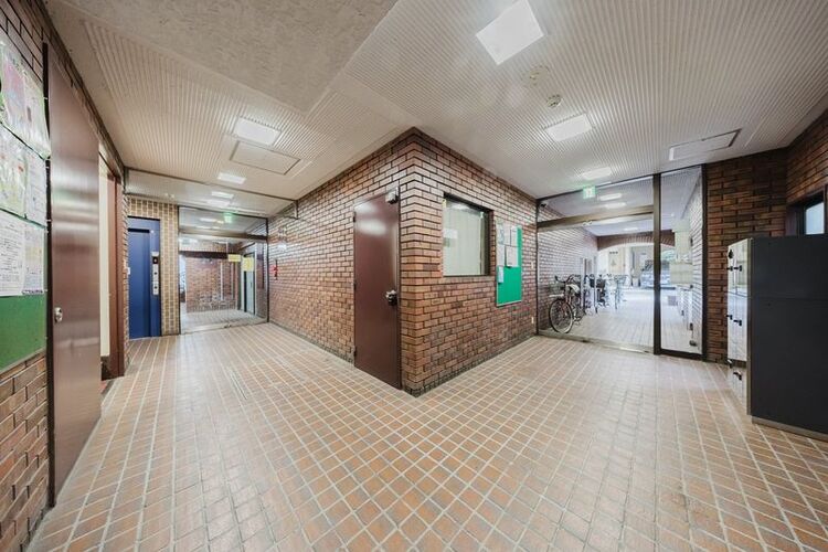 エントランス 【エントランス】