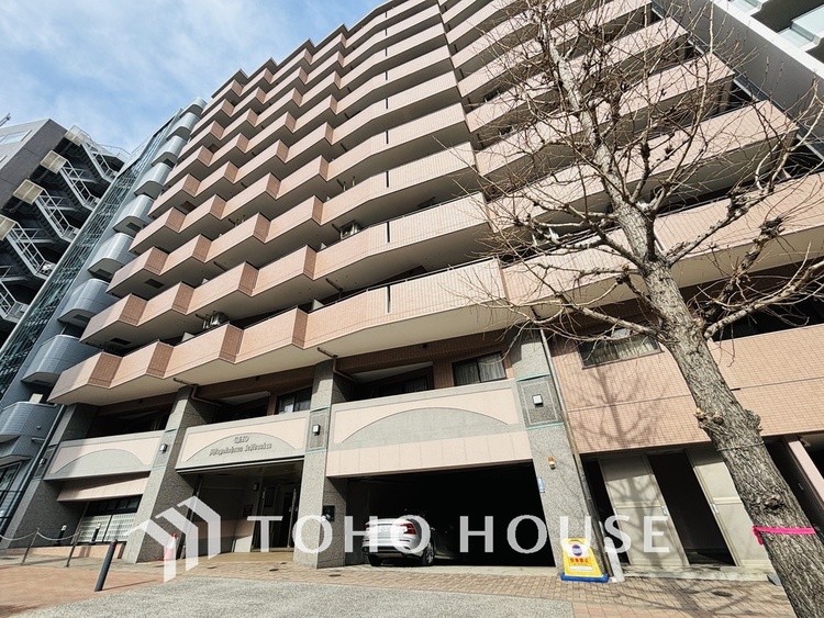 外観 〜「新横浜」駅徒歩6分の好立地〜フルリノベーション、南東向きのため陽当り良好〜