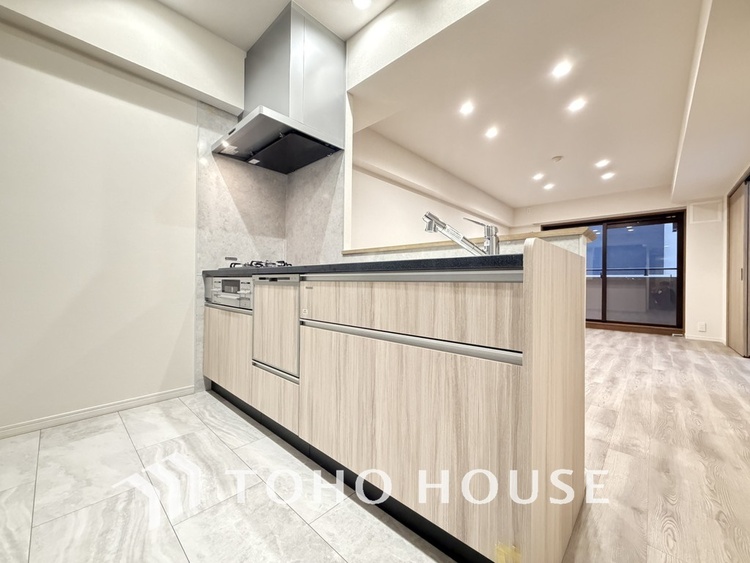 キッチン シンプルな部屋の雰囲気に溶け合うナチュラルキッチン