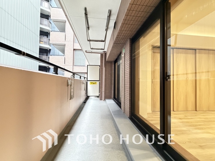 バルコニー 陽当たり良好なバルコニー