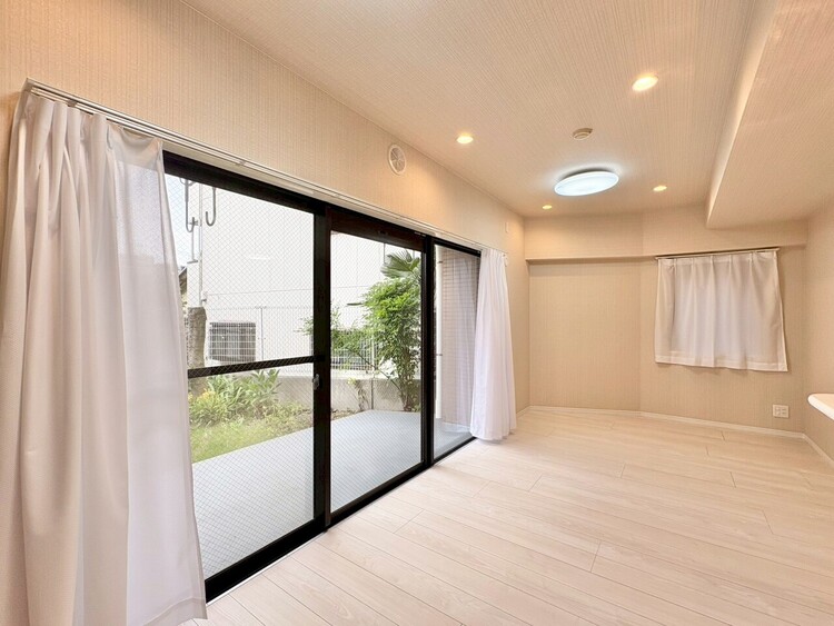 居間 快適に過ごす毎日を求めて、暮らしの中でご自身の「マイホーム」に創り上げてください。