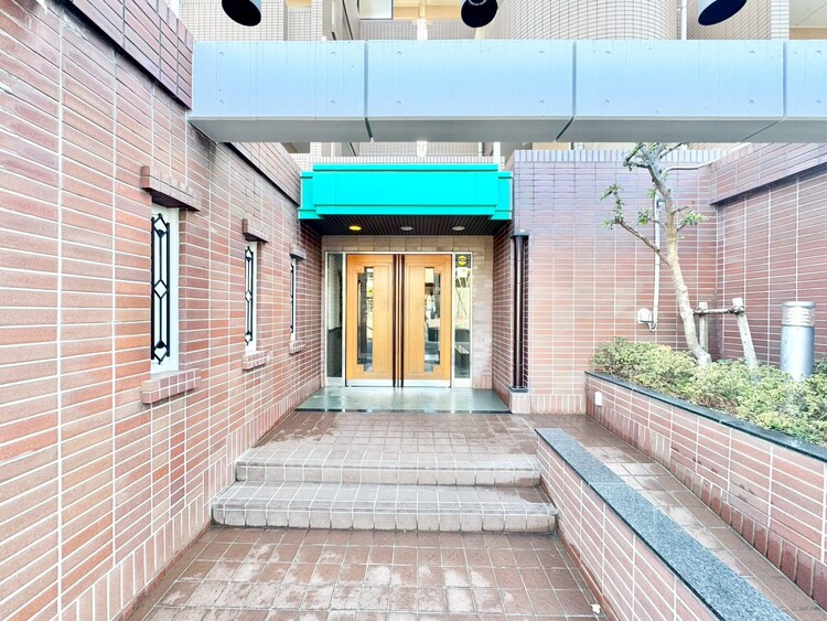 エントランス 外と内をつなぐエントランスは、まさに顔となる場所。