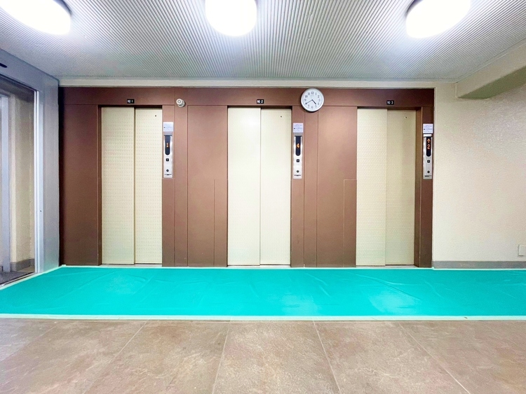 設備 エレベーターの管理も、きちんと行き届いてます。
