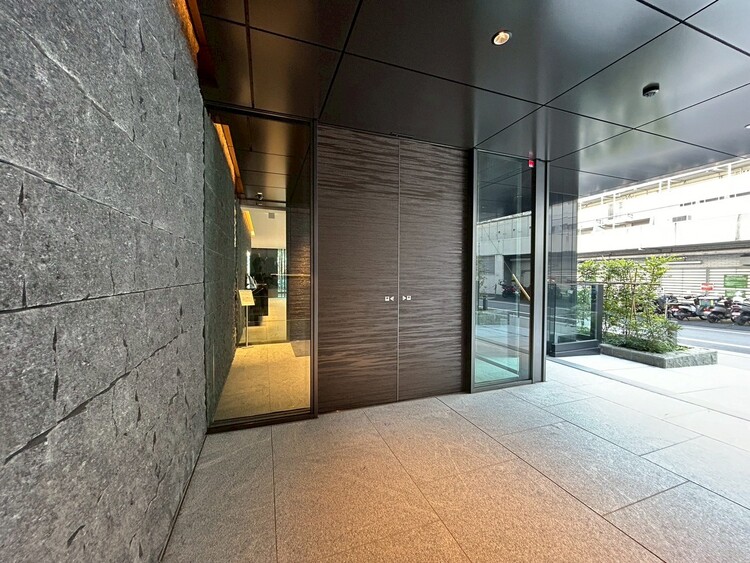 その他 上質感漂う玄関アプローチです。