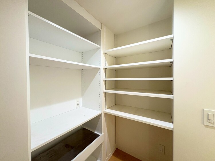 その他 収納スペースが付いていて、お部屋を広く使っていただけます。