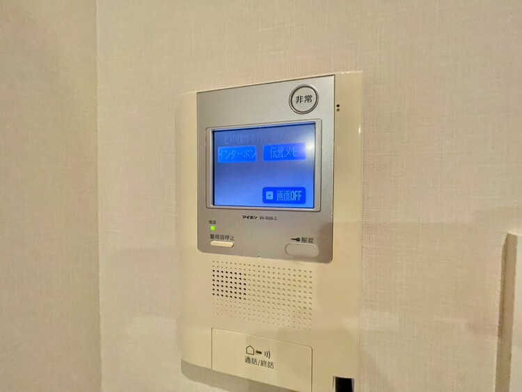 その他 誰が来てもわかる様にモニター付きインターホンを設置。