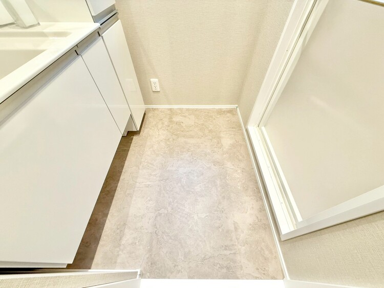 その他 十分な広さの脱衣所。