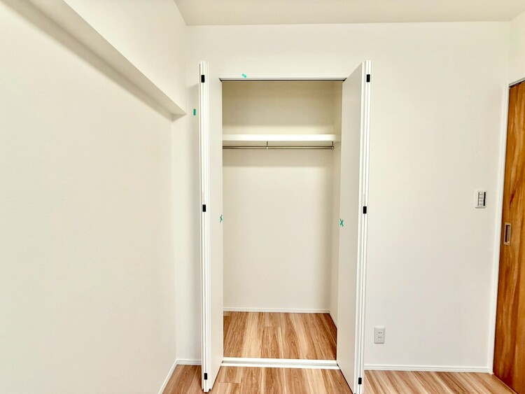 その他 収納スペースが付いていて、お部屋を広く使っていただけます。