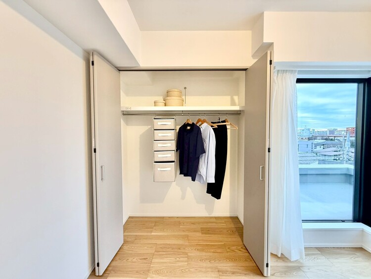 その他 収納スペースが付いていて、お部屋を広く使っていただけます。