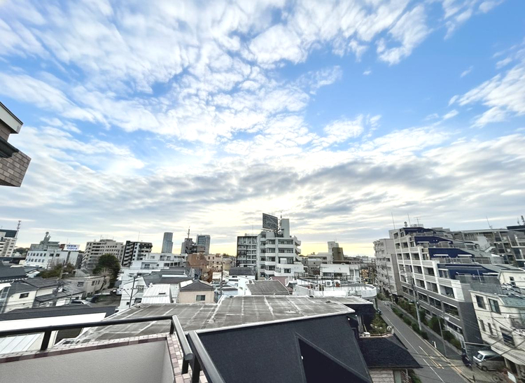 その他 眺望や窓からの景色が良いと、家で過ごす時間も快適です。