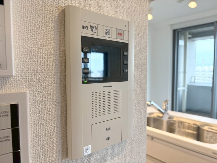 その他 誰が来てもわかる様にモニター付きインターホンを設置。