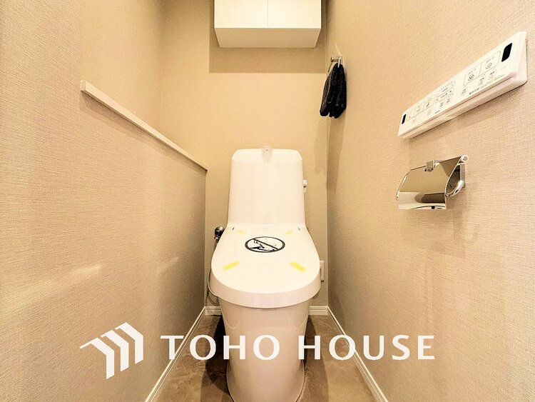 トイレ トイレには快適な温水洗浄便座付
