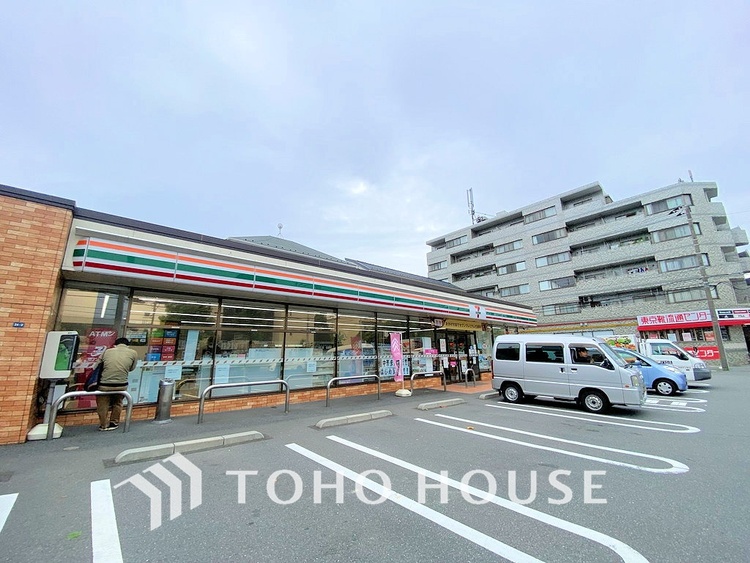 周辺 セブンイレブン横浜港南台9丁目店　距離210ｍ