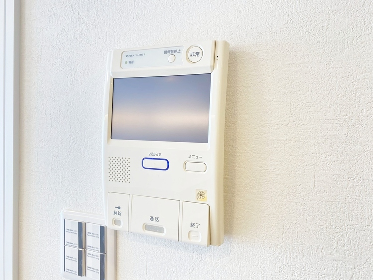 その他 誰が来てもわかる様にモニター付きインターホンを設置。