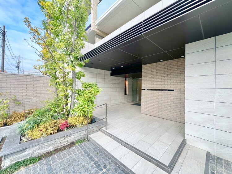 その他 上質感漂う玄関アプローチです。