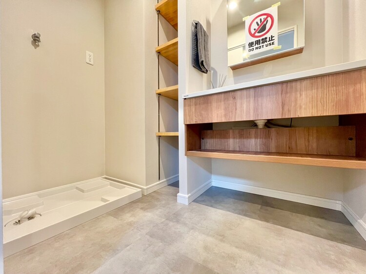 その他 十分な広さの脱衣所。