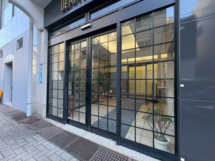 その他 上質感漂う玄関アプローチです。