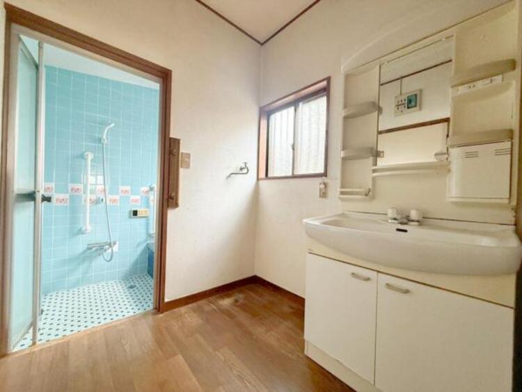 洗面 【洗面・脱衣所】ストレスフリーな広いランドリースペース。